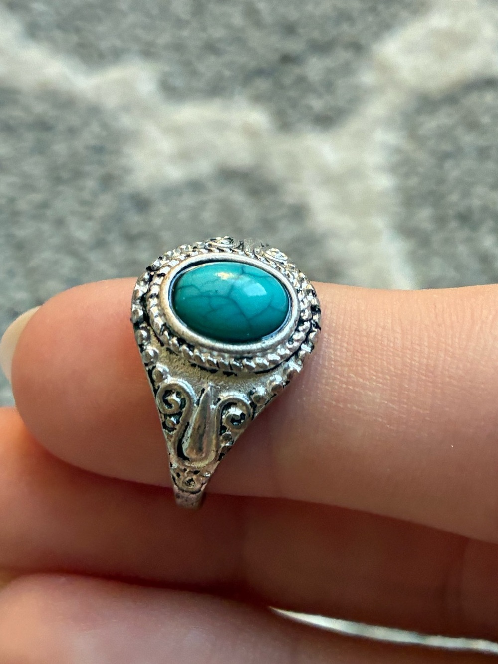 Turquoise Oval Stone Silver-Tone Bohemian Ring - Women Jewelry - Picture 1 of 3